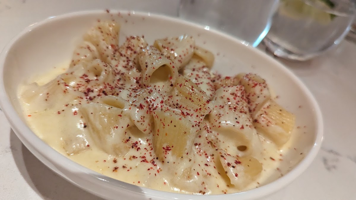 Gina's On Congress-9