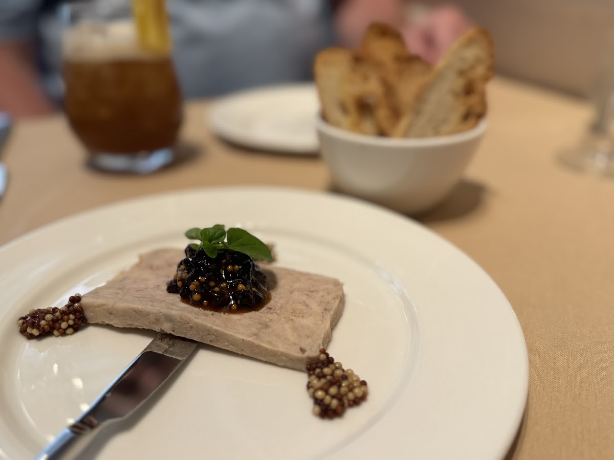 Gina's On Congress-5